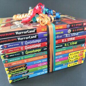 GOOSEBUMPS BOOKS LOT OF ORIGINAL VINTAGE 1990s SCHOLASTIC HORRORLAND SERIES 2000